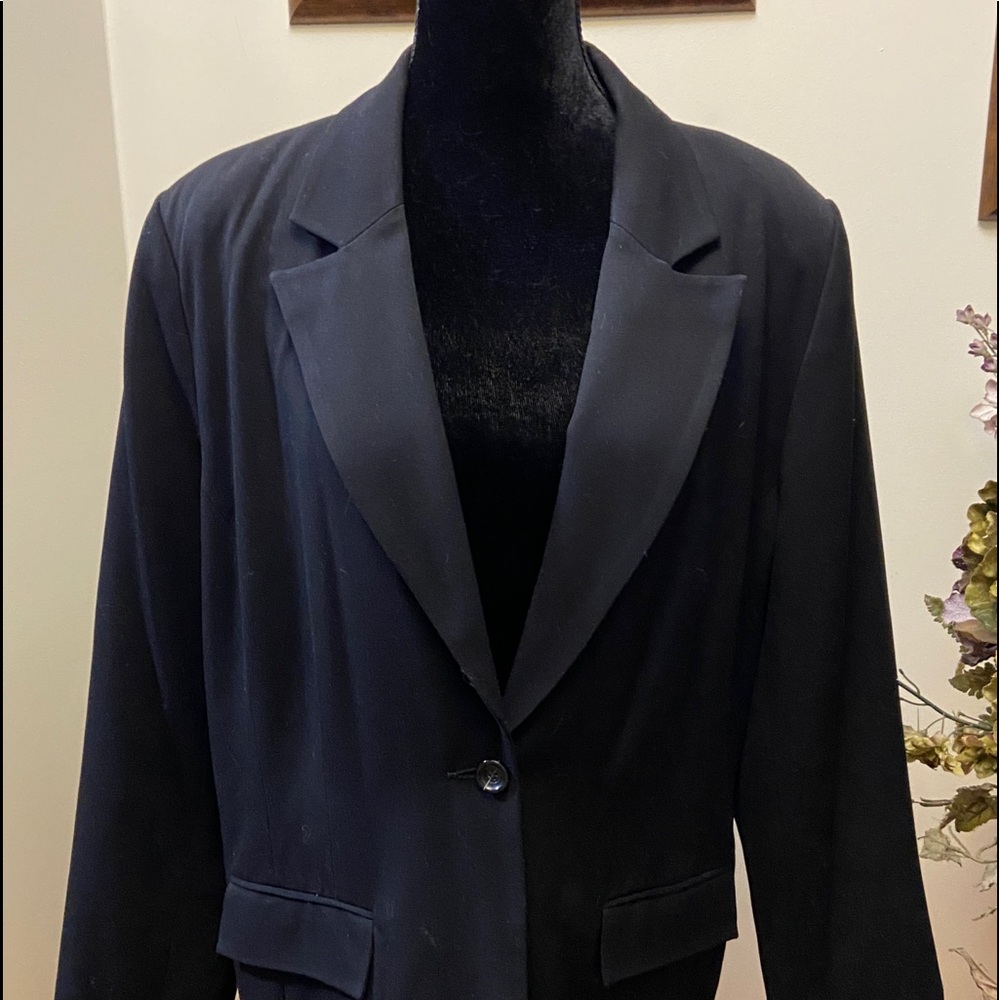 Sag Harbor black blazer